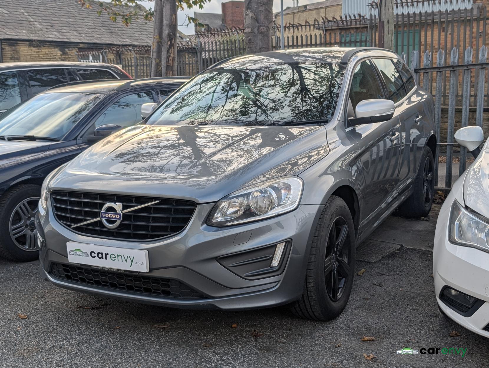 Volvo XC60 2.4 D5 R-Design Nav SUV 5dr Diesel Auto AWD Euro 6 (s/s) (220 ps)