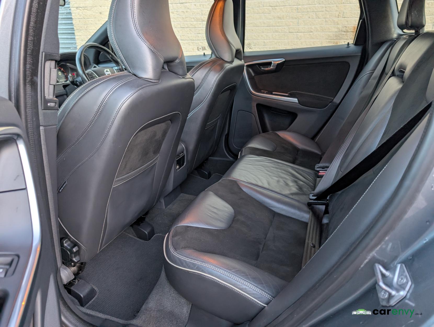 Volvo XC60 2.4 D5 R-Design Nav SUV 5dr Diesel Auto AWD Euro 6 (s/s) (220 ps)