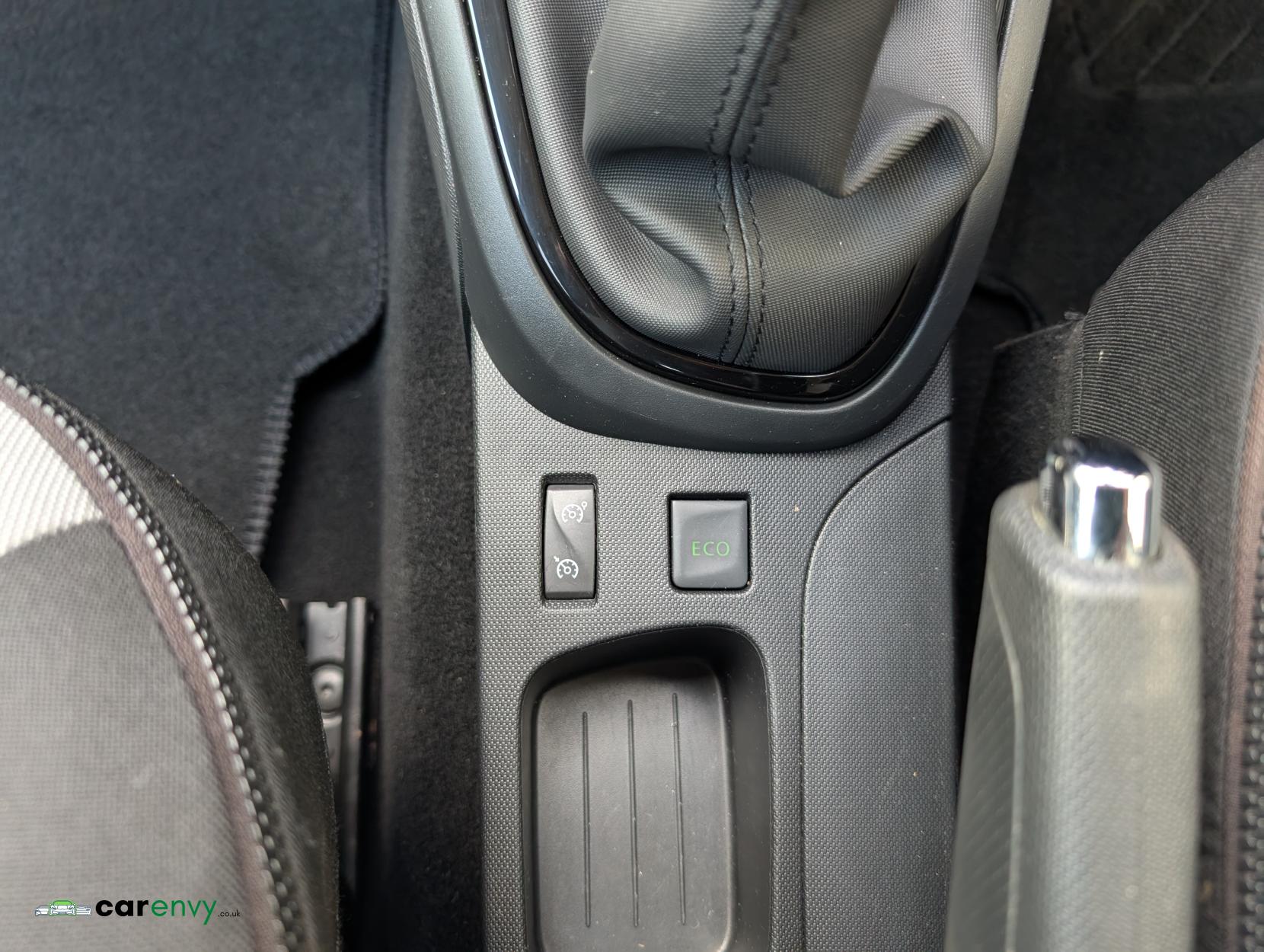 Renault Captur 0.9 TCe ENERGY Dynamique S MediaNav SUV 5dr Petrol Manual Euro 5 (s/s) (90 ps)