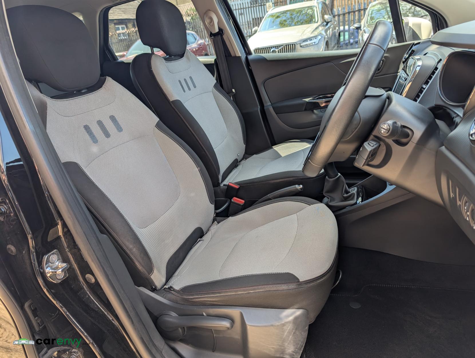Renault Captur 0.9 TCe ENERGY Dynamique S MediaNav SUV 5dr Petrol Manual Euro 5 (s/s) (90 ps)