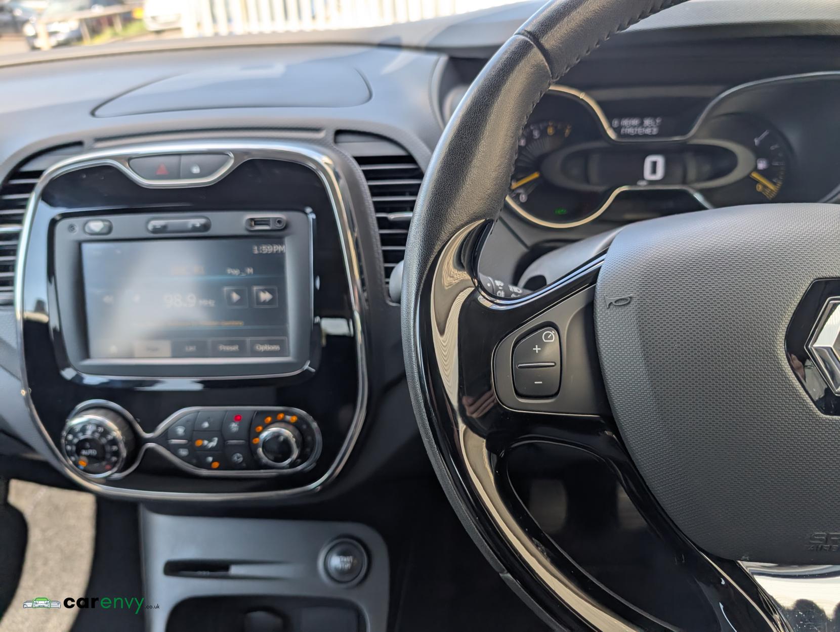 Renault Captur 0.9 TCe ENERGY Dynamique S MediaNav SUV 5dr Petrol Manual Euro 5 (s/s) (90 ps)
