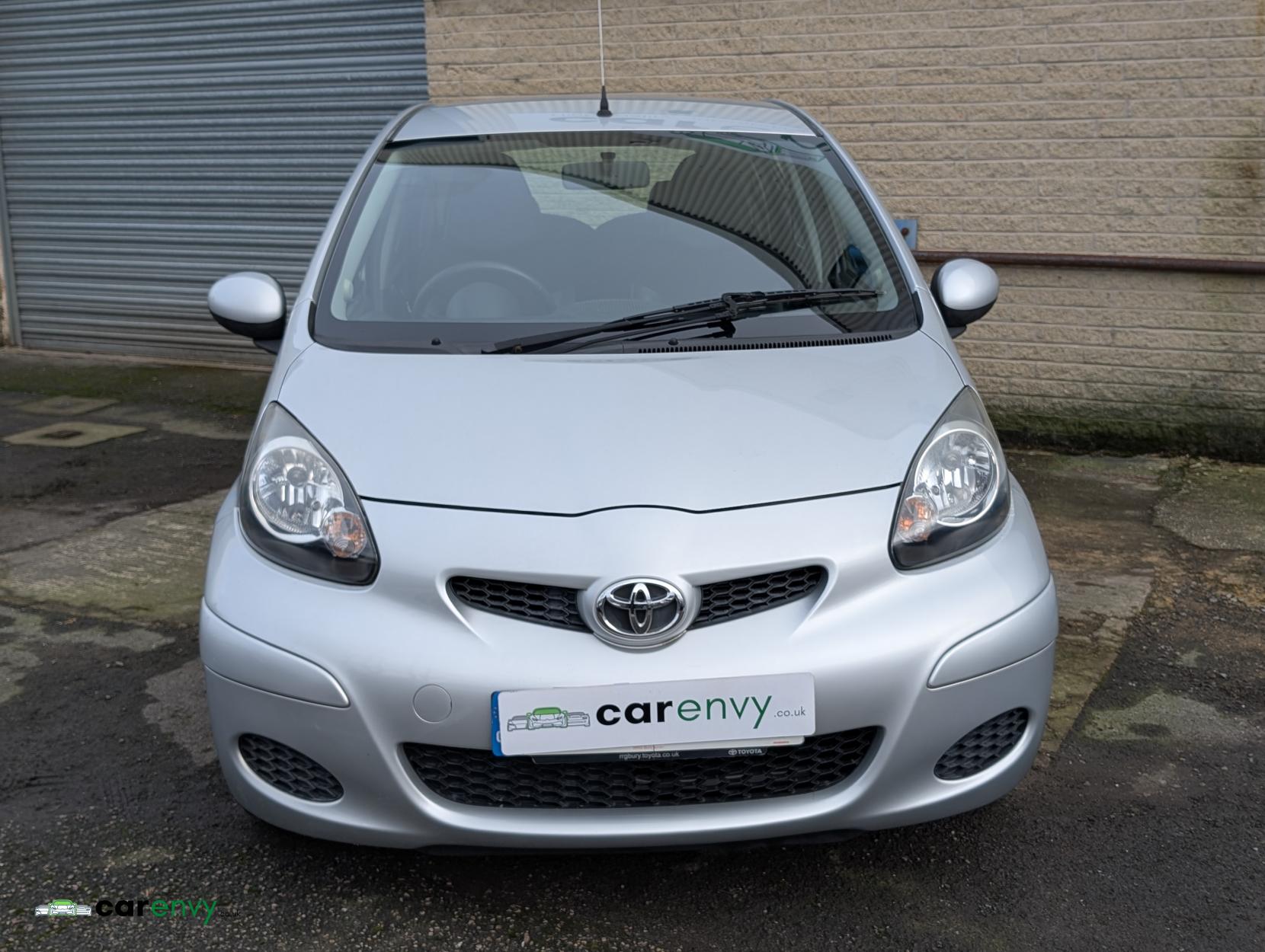 Toyota AYGO 1.0 VVT-i Platinum Hatchback 5dr Petrol Manual Euro 4 (67 bhp)