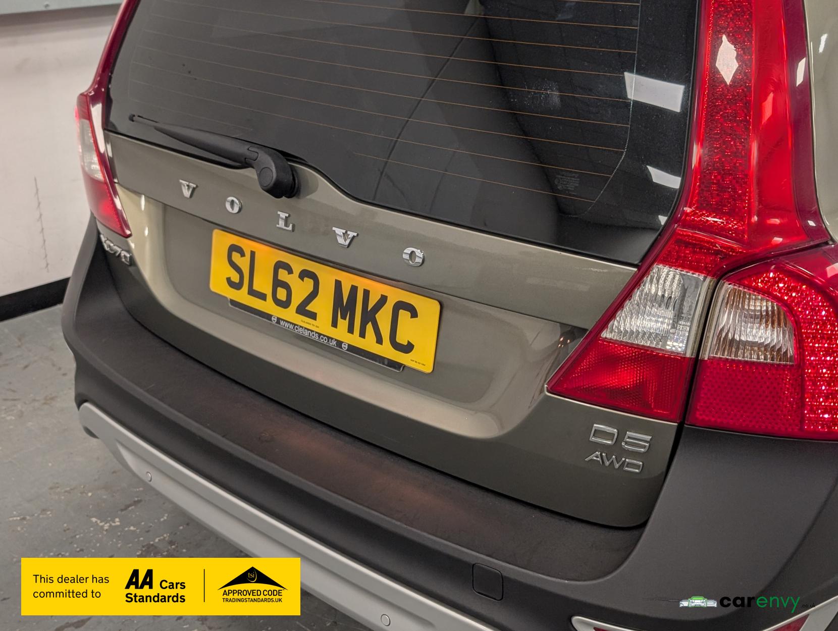 Volvo XC70 2.4 D5 SE Lux Estate 5dr Diesel Geartronic AWD Euro 5 (215 ps)