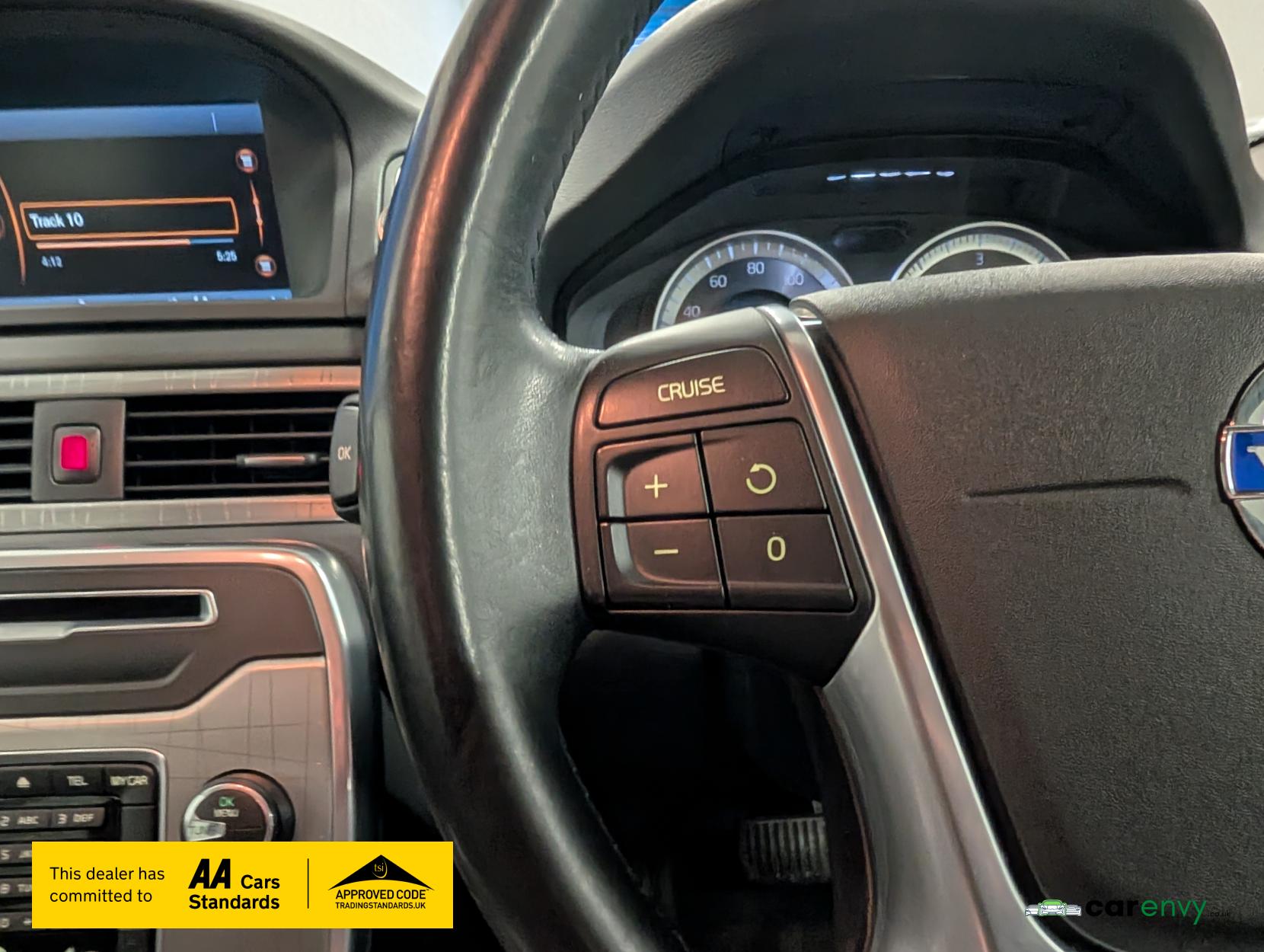 Volvo XC70 2.4 D5 SE Lux Estate 5dr Diesel Geartronic AWD Euro 5 (215 ps)