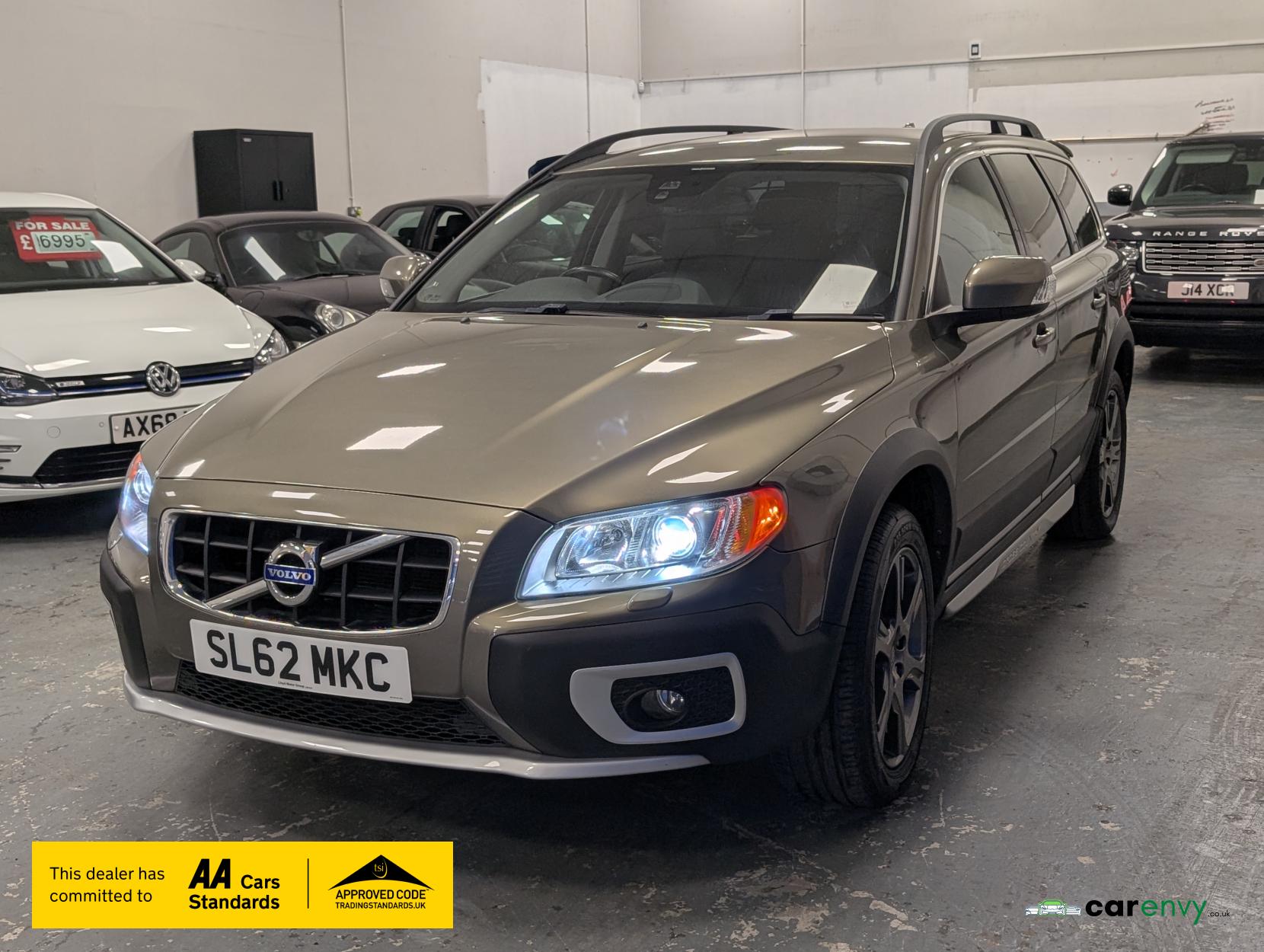 Volvo XC70 2.4 D5 SE Lux Estate 5dr Diesel Geartronic AWD Euro 5 (215 ps)