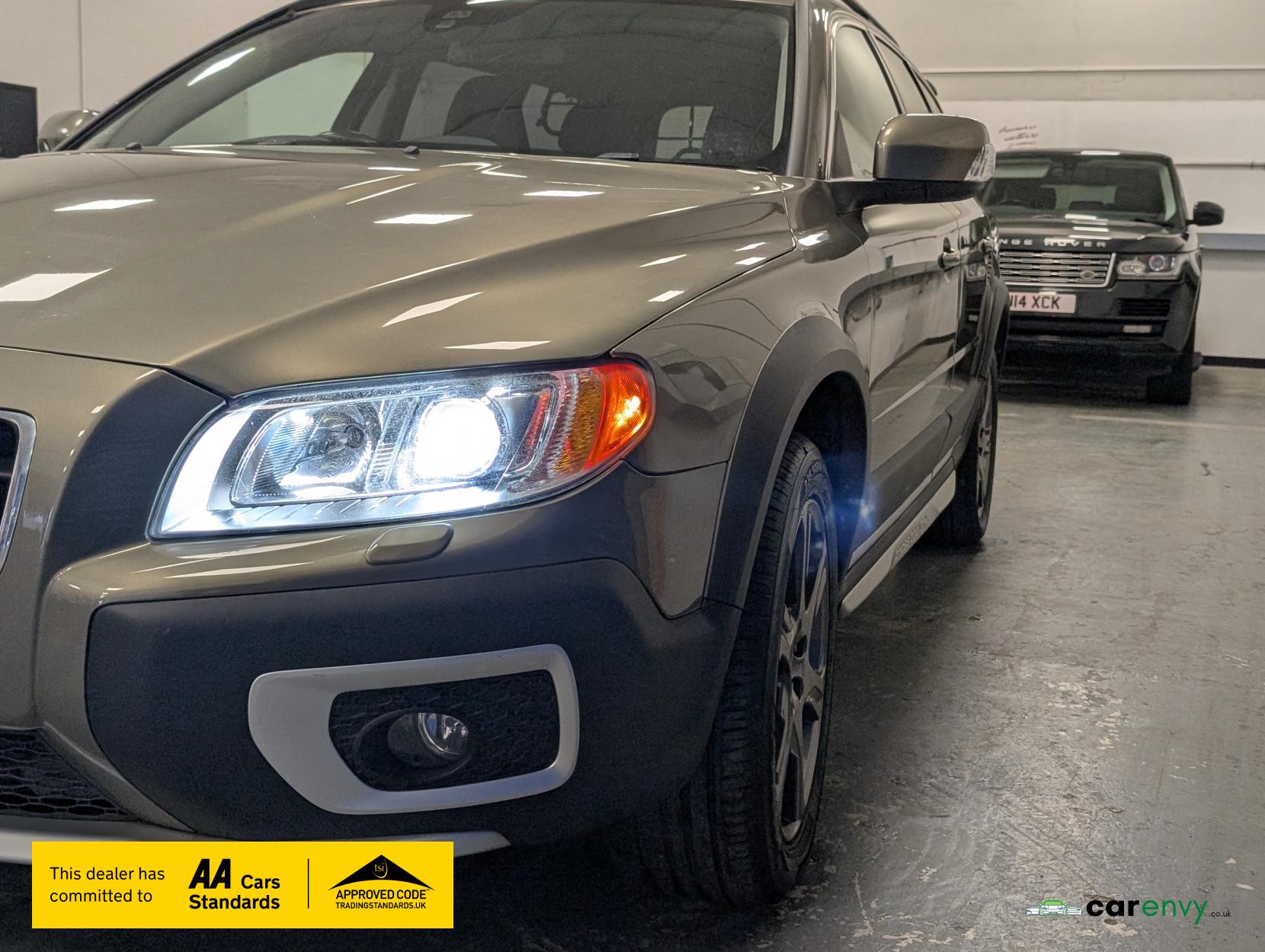 Volvo XC70 2.4 D5 SE Lux Estate 5dr Diesel Geartronic AWD Euro 5 (215 ps)