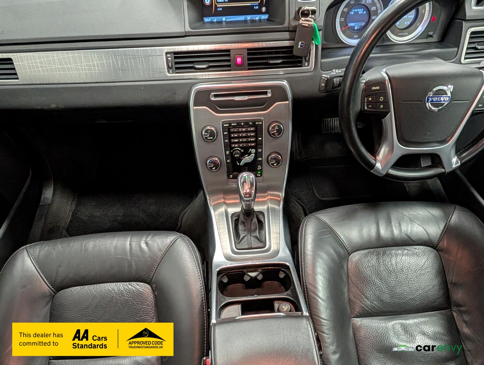 Volvo XC70 2.4 D5 SE Lux Estate 5dr Diesel Geartronic AWD Euro 5 (215 ps)