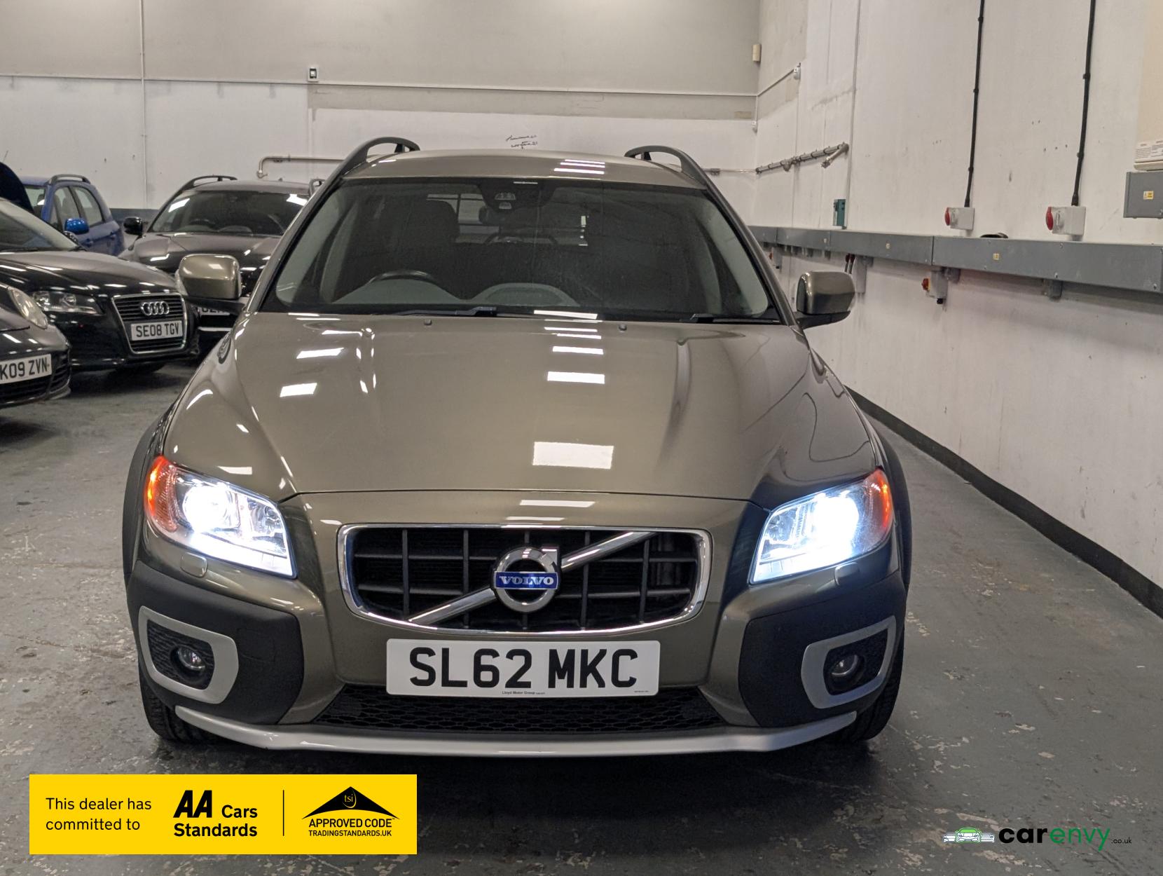 Volvo XC70 2.4 D5 SE Lux Estate 5dr Diesel Geartronic AWD Euro 5 (215 ps)