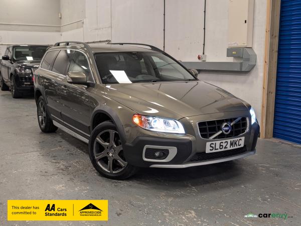 Volvo XC70 2.4 D5 SE Lux Estate 5dr Diesel Geartronic AWD Euro 5 (215 ps)