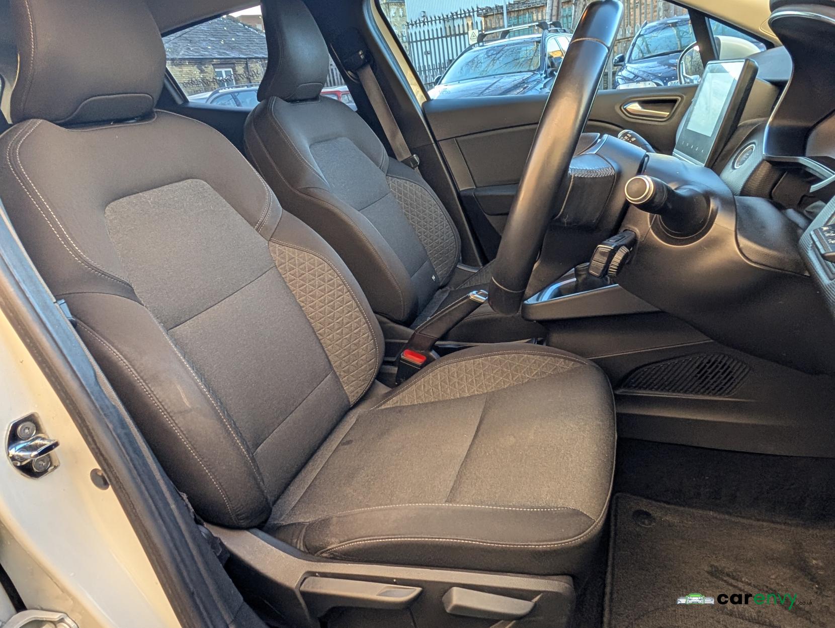 Renault Clio 1.5 Blue dCi Iconic Hatchback 5dr Diesel Manual Euro 6 (s/s) (85 ps)