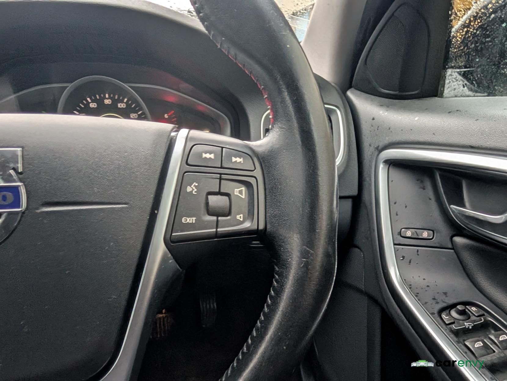 Volvo V60 Cross Country 2.4 D4 SE Nav Estate 5dr Diesel Auto AWD Euro 6 (s/s) (190 ps)