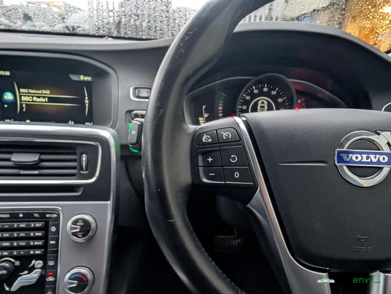 Volvo V60 Cross Country 2.4 D4 SE Nav Estate 5dr Diesel Auto AWD Euro 6 (s/s) (190 ps)