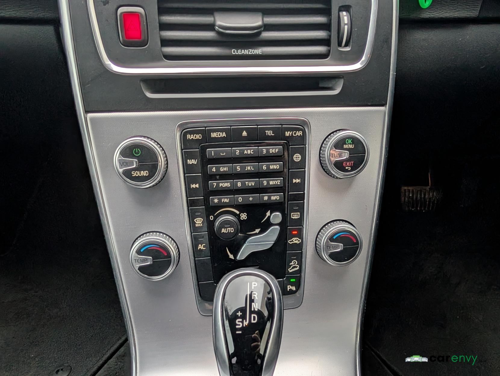 Volvo V60 Cross Country 2.4 D4 SE Nav Estate 5dr Diesel Auto AWD Euro 6 (s/s) (190 ps)