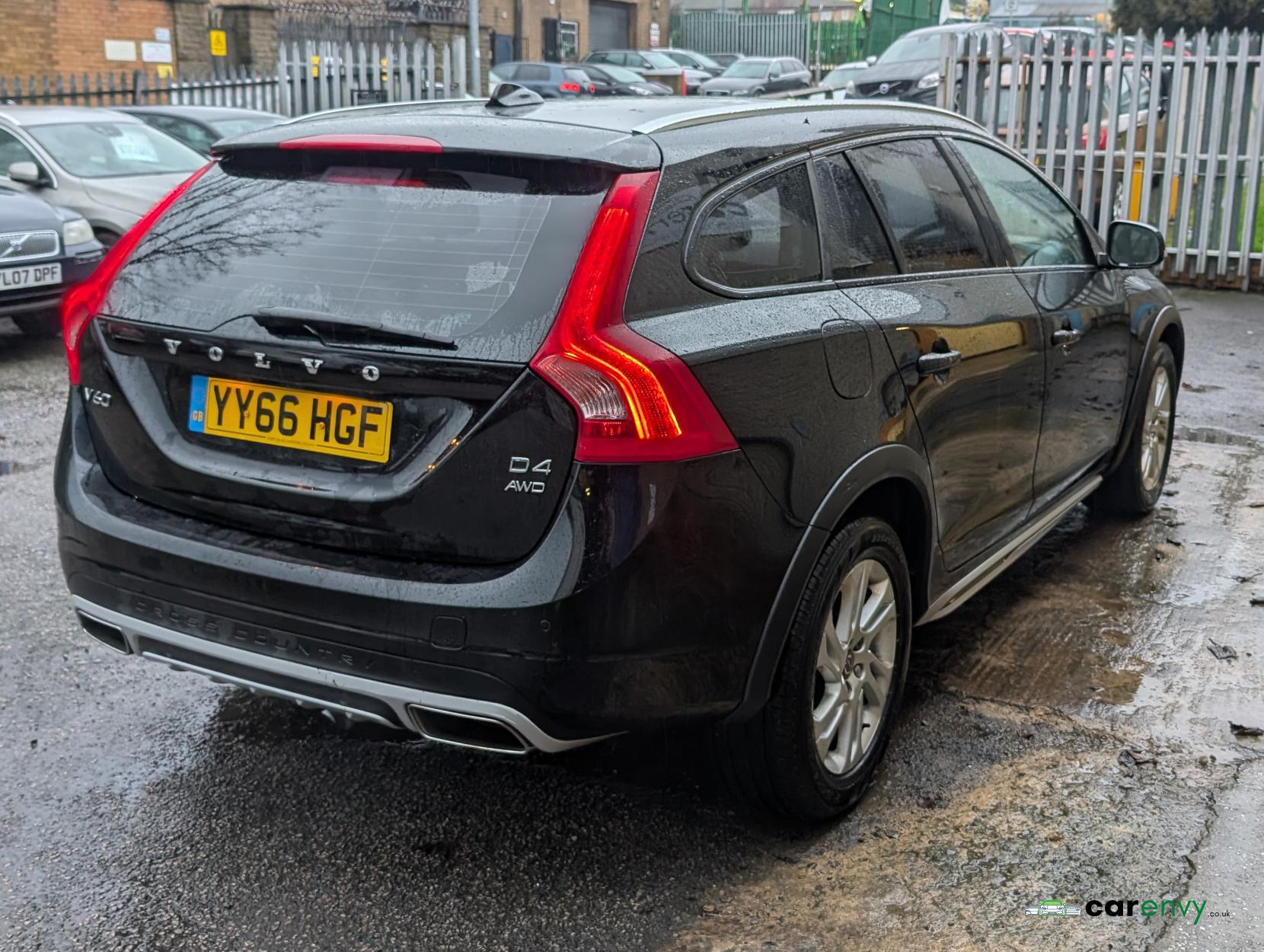 Volvo V60 Cross Country 2.4 D4 SE Nav Estate 5dr Diesel Auto AWD Euro 6 (s/s) (190 ps)