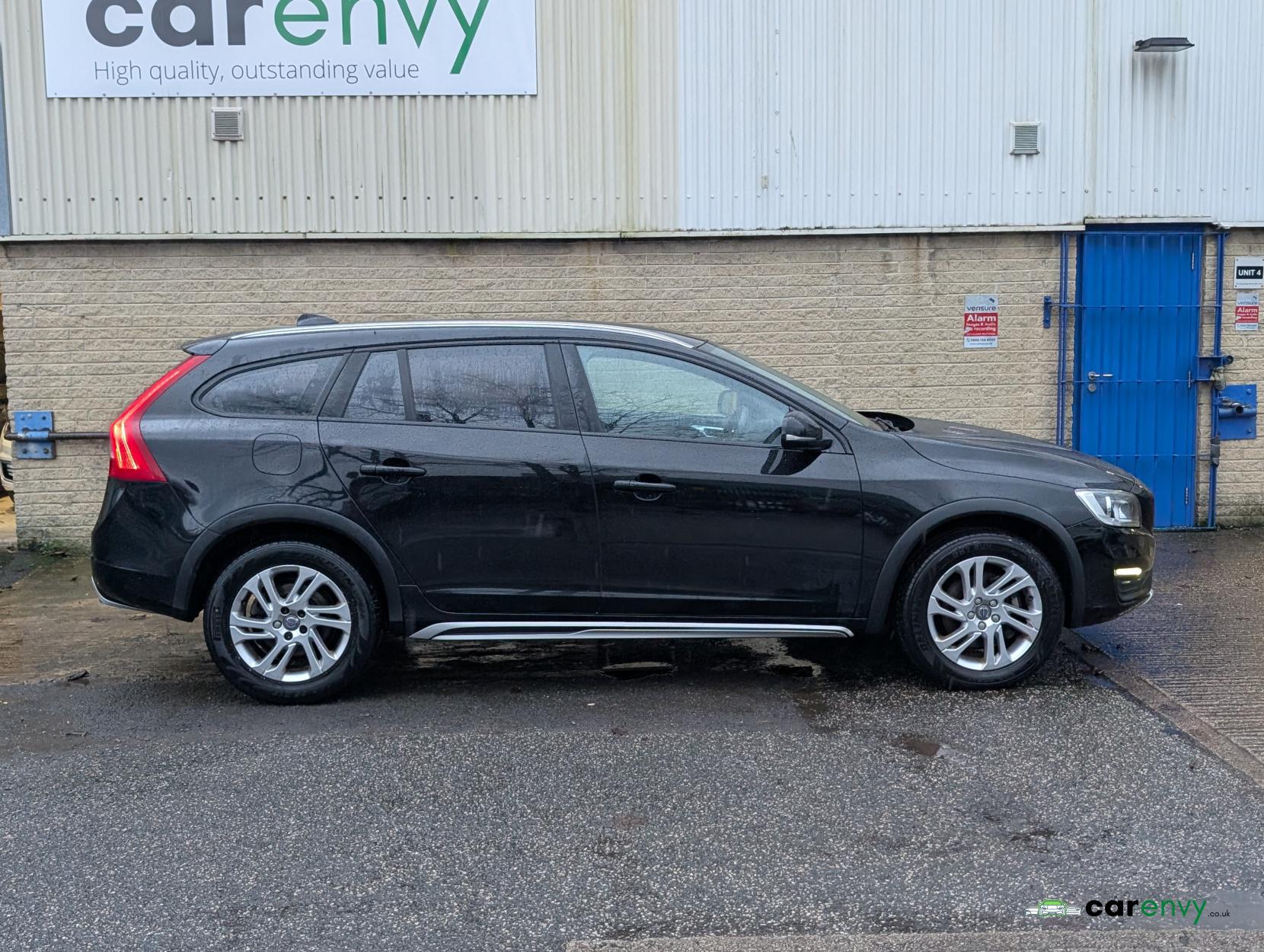 Volvo V60 Cross Country 2.4 D4 SE Nav Estate 5dr Diesel Auto AWD Euro 6 (s/s) (190 ps)