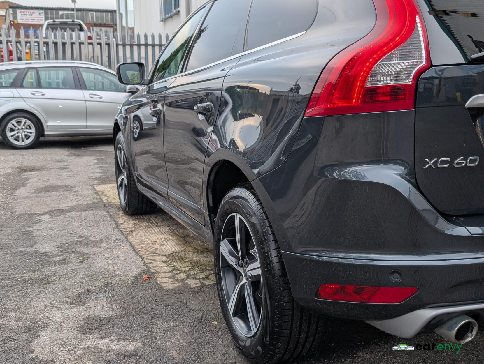 Volvo XC60 2.4 D5 R-Design Lux Nav SUV 5dr Diesel Auto AWD Euro 6 (s/s) (220 ps)