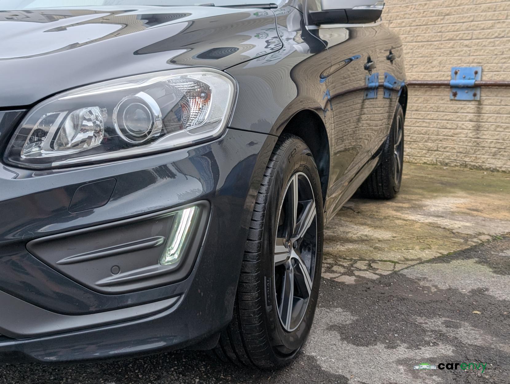 Volvo XC60 2.4 D5 R-Design Lux Nav SUV 5dr Diesel Auto AWD Euro 6 (s/s) (220 ps)