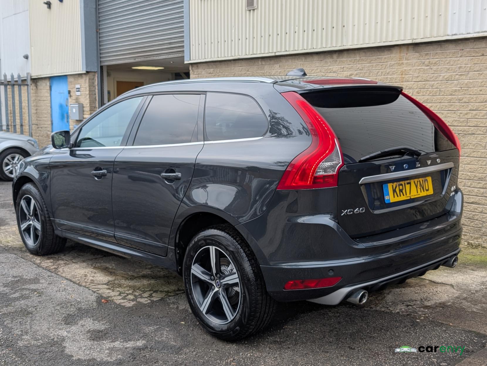 Volvo XC60 2.4 D5 R-Design Lux Nav SUV 5dr Diesel Auto AWD Euro 6 (s/s) (220 ps)