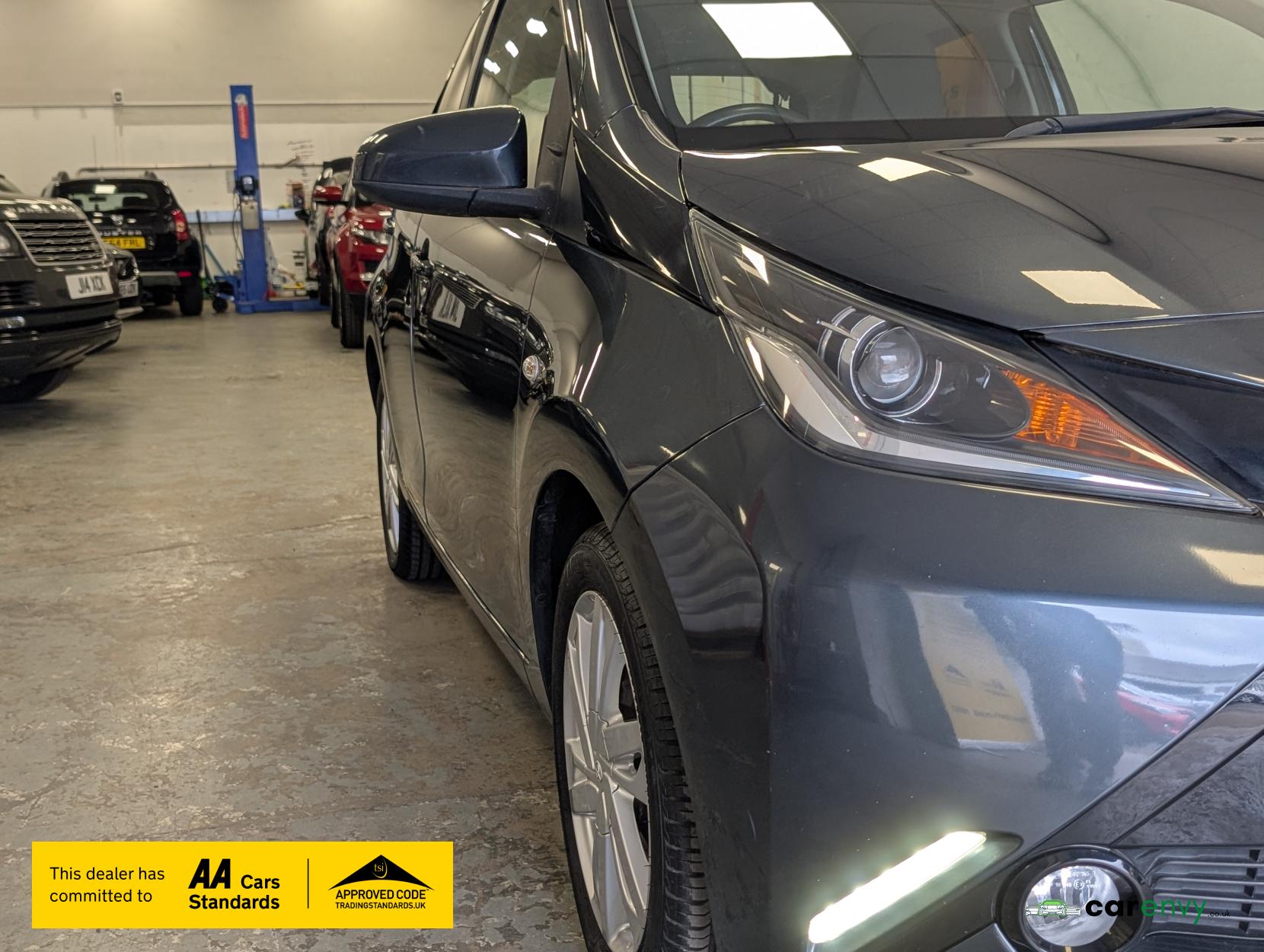 Toyota AYGO 1.0 VVT-i x-pression Hatchback 5dr Petrol Manual Euro 5 Euro 5 (68 ps)