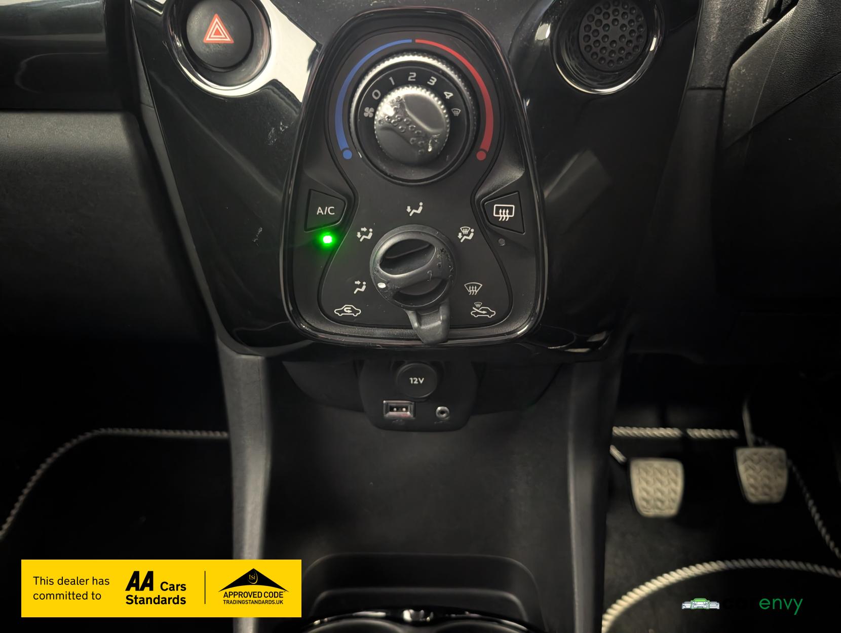 Toyota AYGO 1.0 VVT-i x-pression Hatchback 5dr Petrol Manual Euro 5 Euro 5 (68 ps)