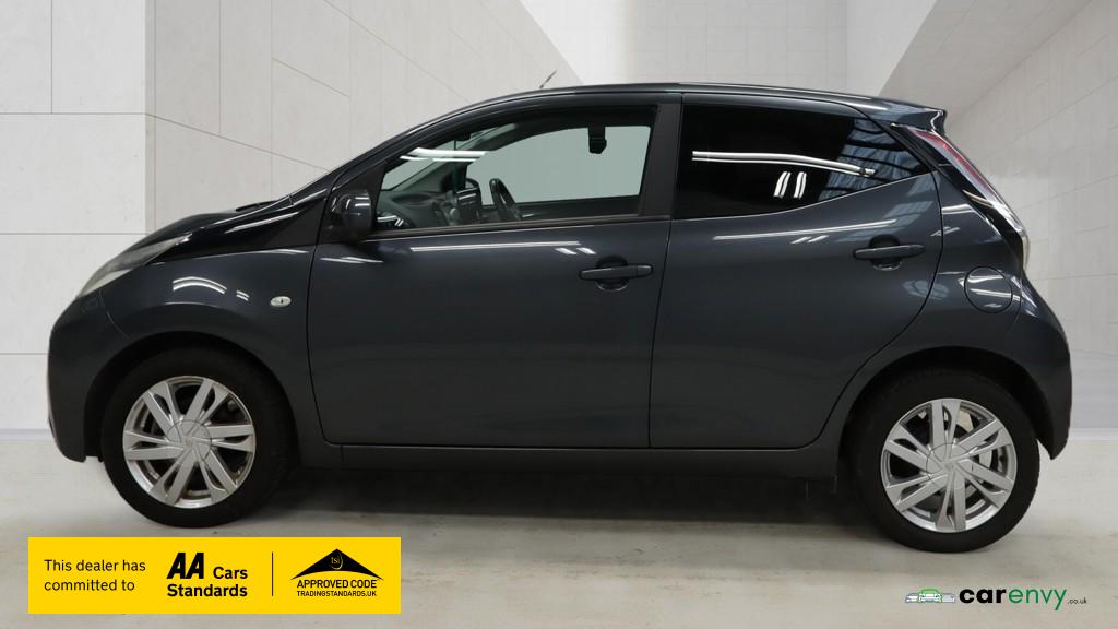 Toyota AYGO 1.0 VVT-i x-pression Hatchback 5dr Petrol Manual Euro 5 Euro 5 (68 ps)