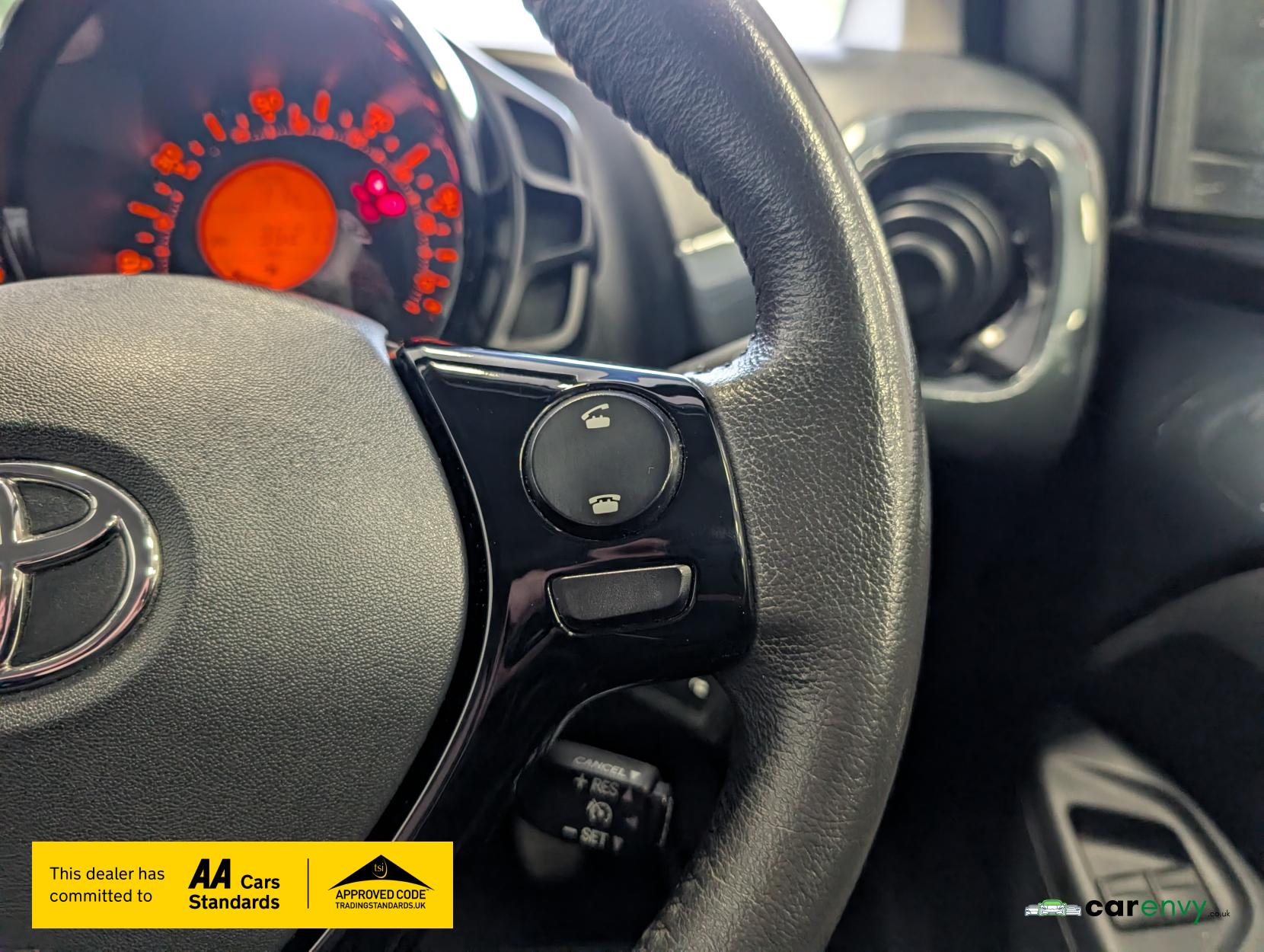 Toyota AYGO 1.0 VVT-i x-pression Hatchback 5dr Petrol Manual Euro 5 Euro 5 (68 ps)