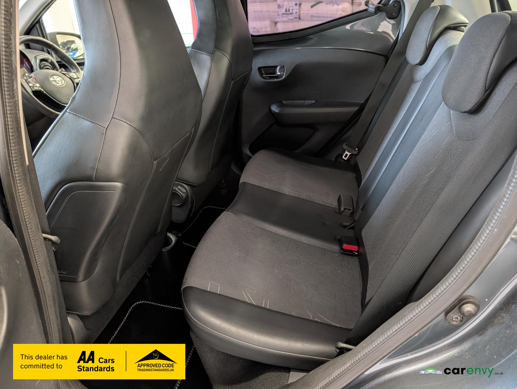 Toyota AYGO 1.0 VVT-i x-pression Hatchback 5dr Petrol Manual Euro 5 Euro 5 (68 ps)