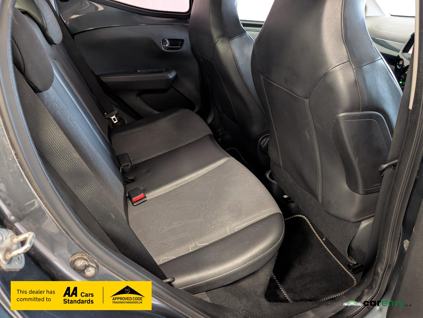 Toyota AYGO 1.0 VVT-i x-pression Hatchback 5dr Petrol Manual Euro 5 Euro 5 (68 ps)