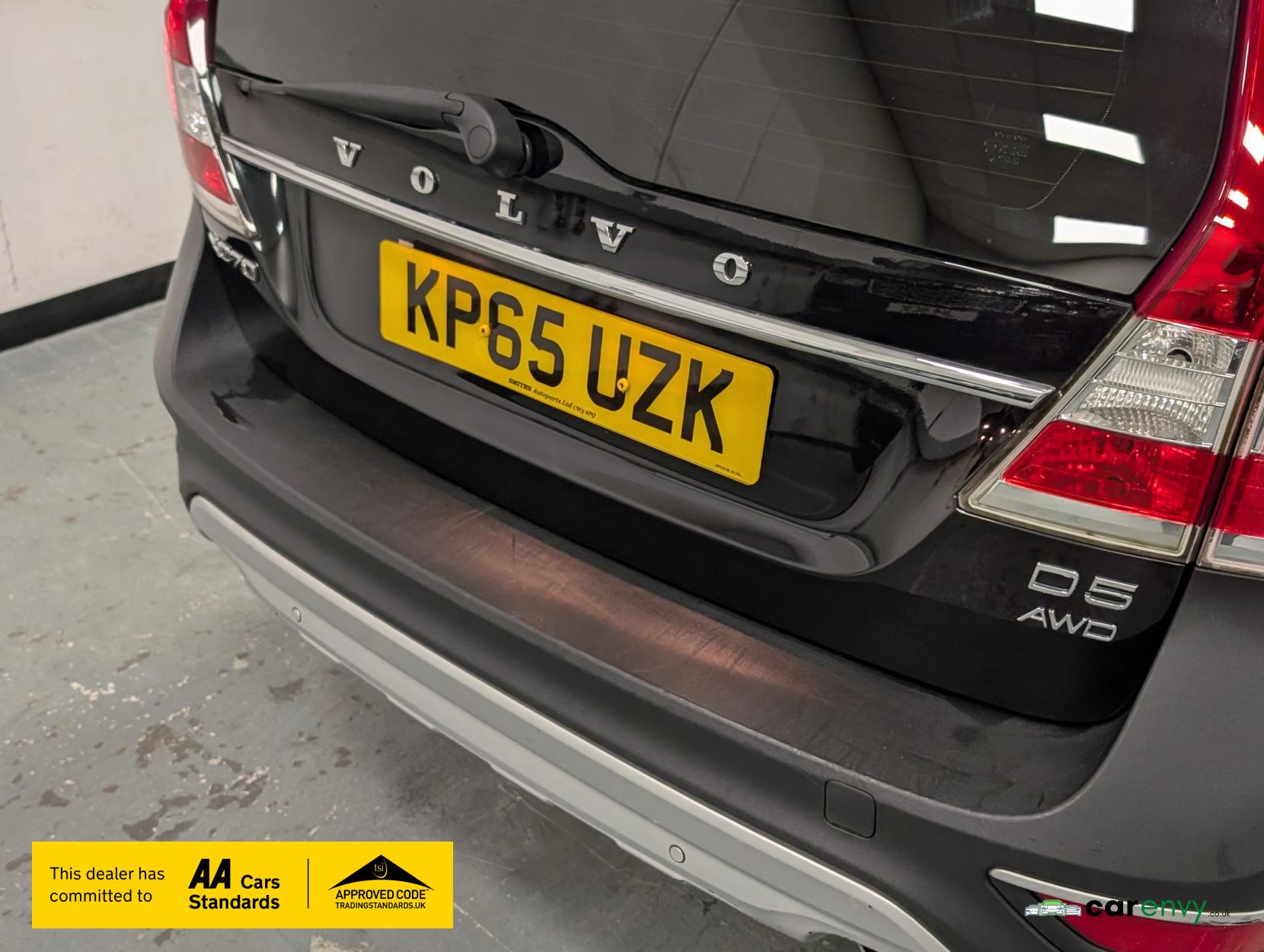 Volvo XC70 2.4 D5 SE Nav Estate 5dr Diesel Auto AWD Euro 6 (s/s) (220 ps)