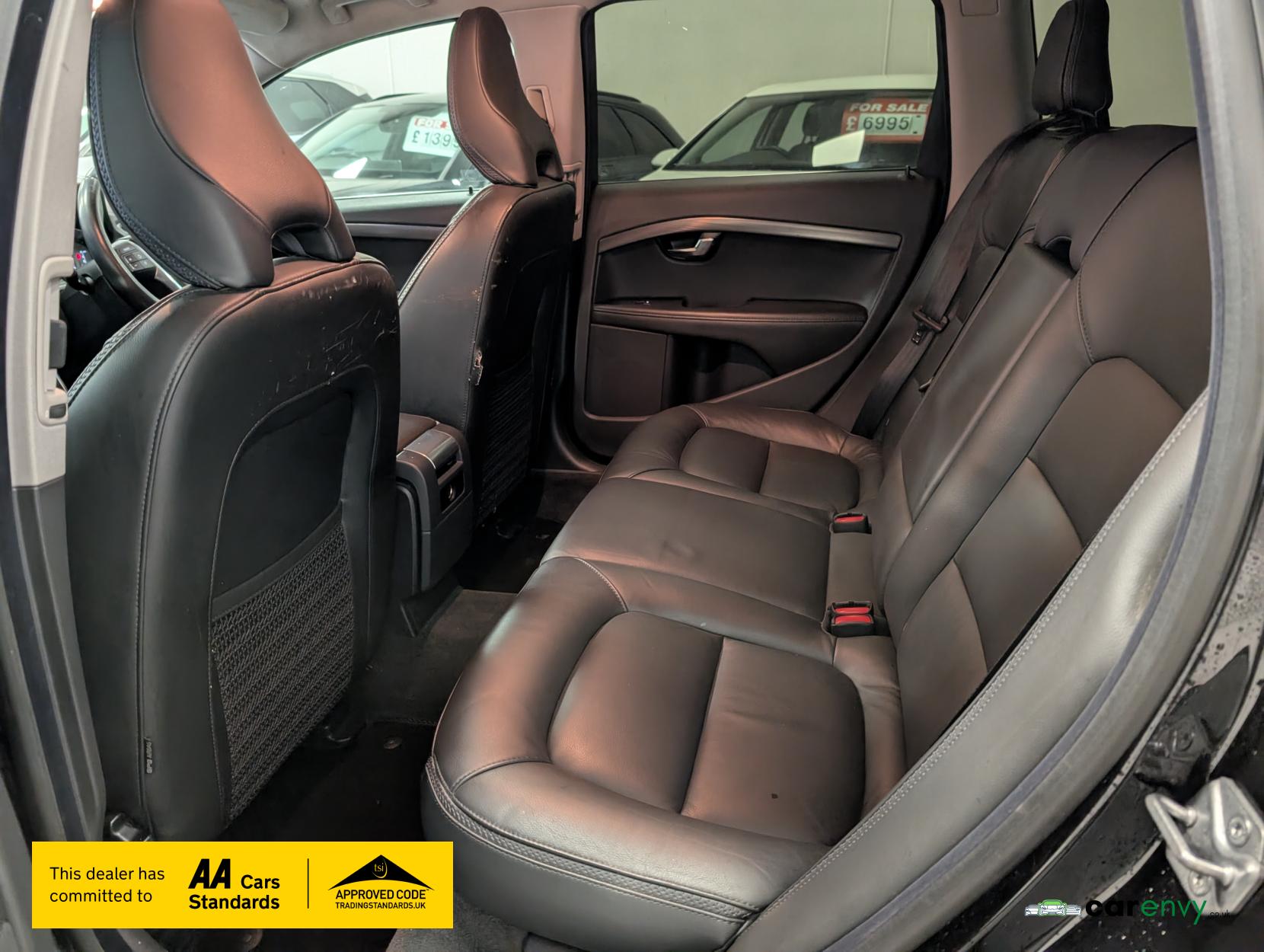 Volvo XC70 2.4 D5 SE Nav Estate 5dr Diesel Auto AWD Euro 6 (s/s) (220 ps)