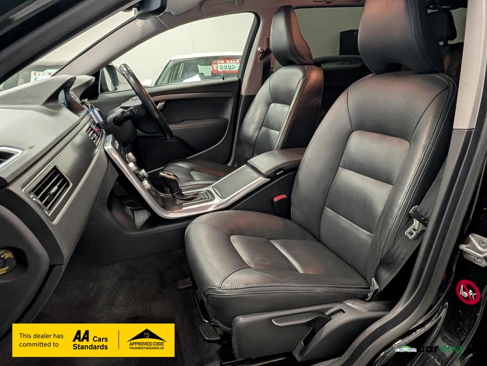 Volvo XC70 2.4 D5 SE Nav Estate 5dr Diesel Auto AWD Euro 6 (s/s) (220 ps)