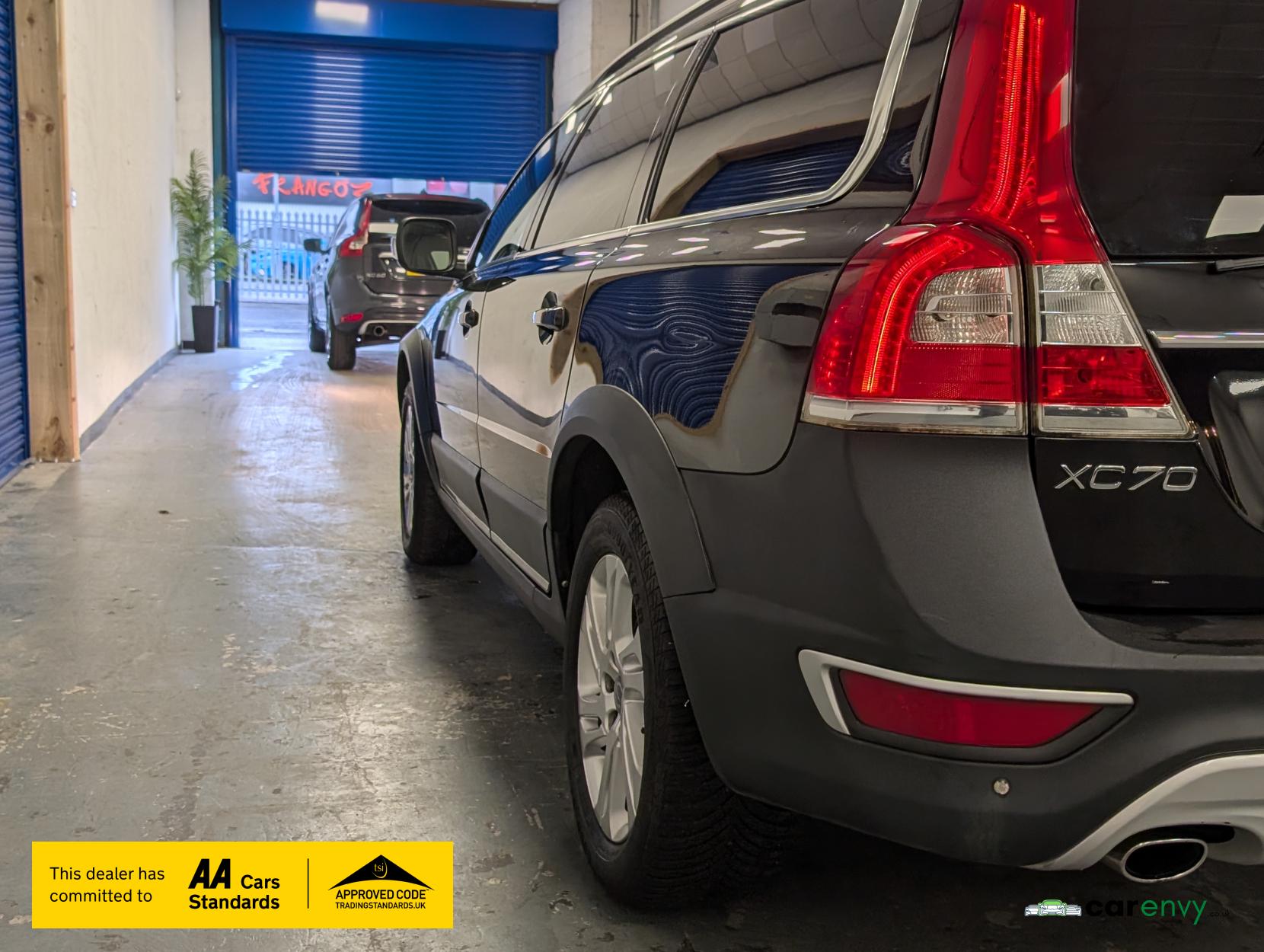 Volvo XC70 2.4 D5 SE Nav Estate 5dr Diesel Auto AWD Euro 6 (s/s) (220 ps)