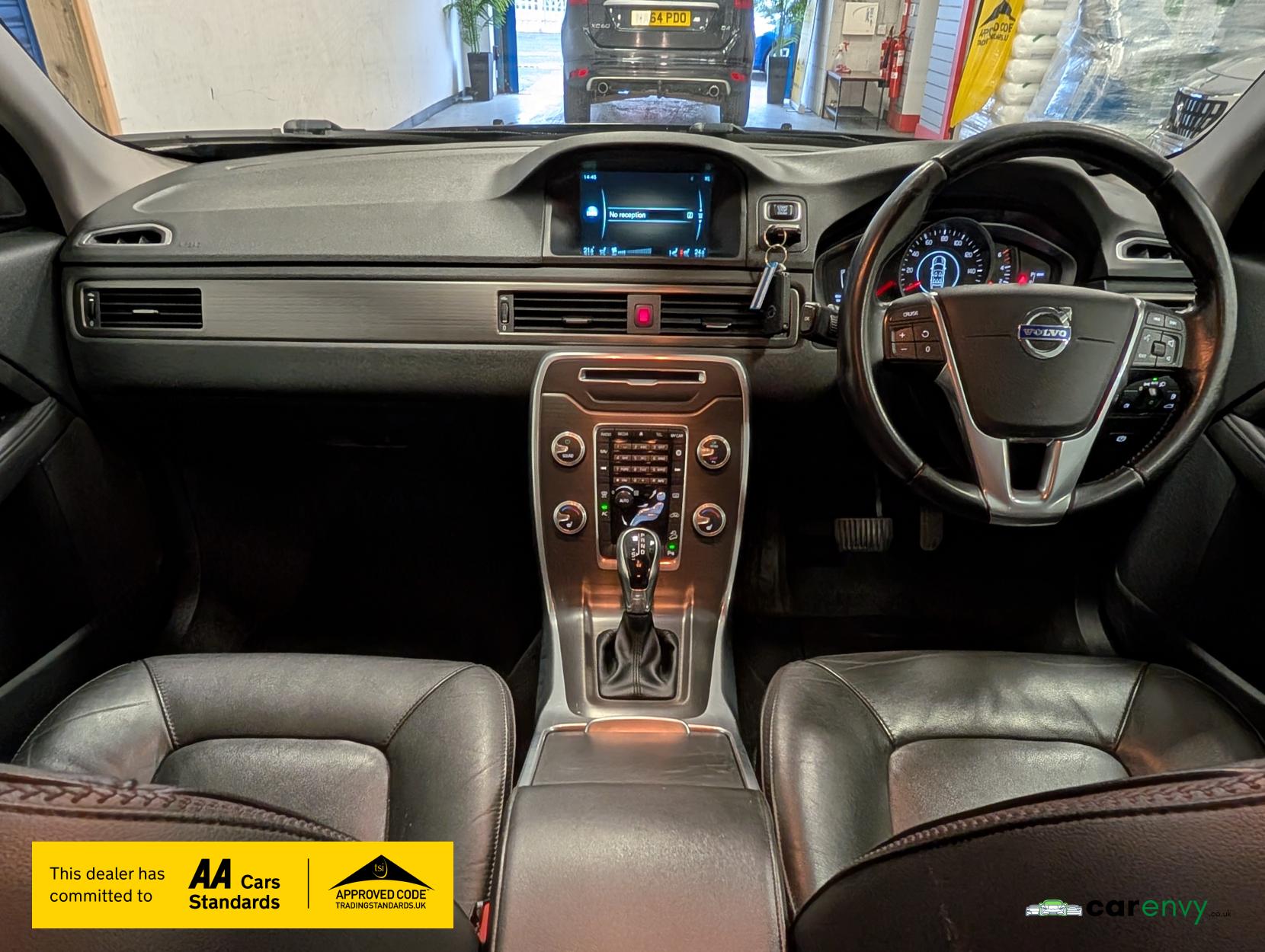 Volvo XC70 2.4 D5 SE Nav Estate 5dr Diesel Auto AWD Euro 6 (s/s) (220 ps)