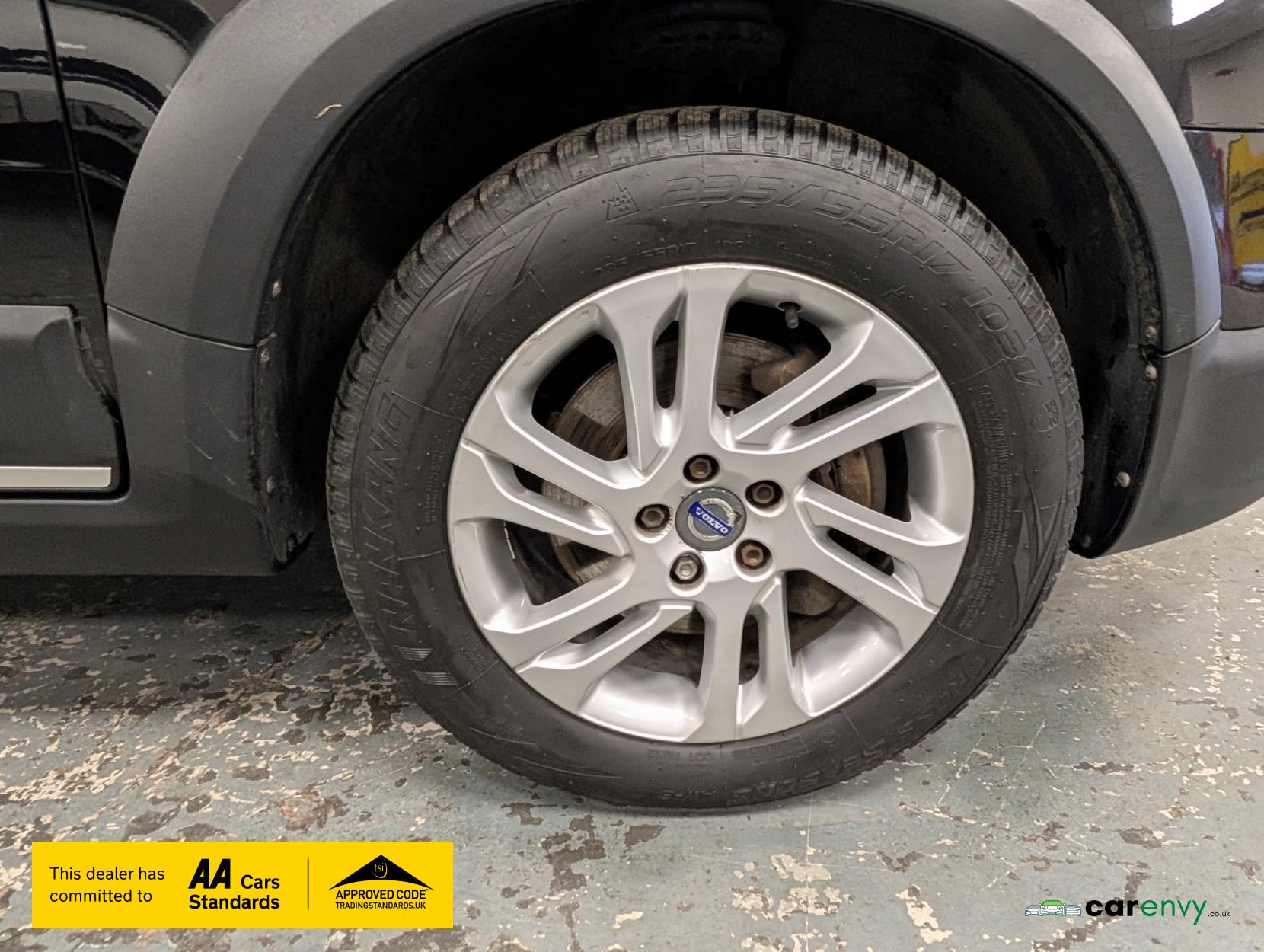 Volvo XC70 2.4 D5 SE Nav Estate 5dr Diesel Auto AWD Euro 6 (s/s) (220 ps)