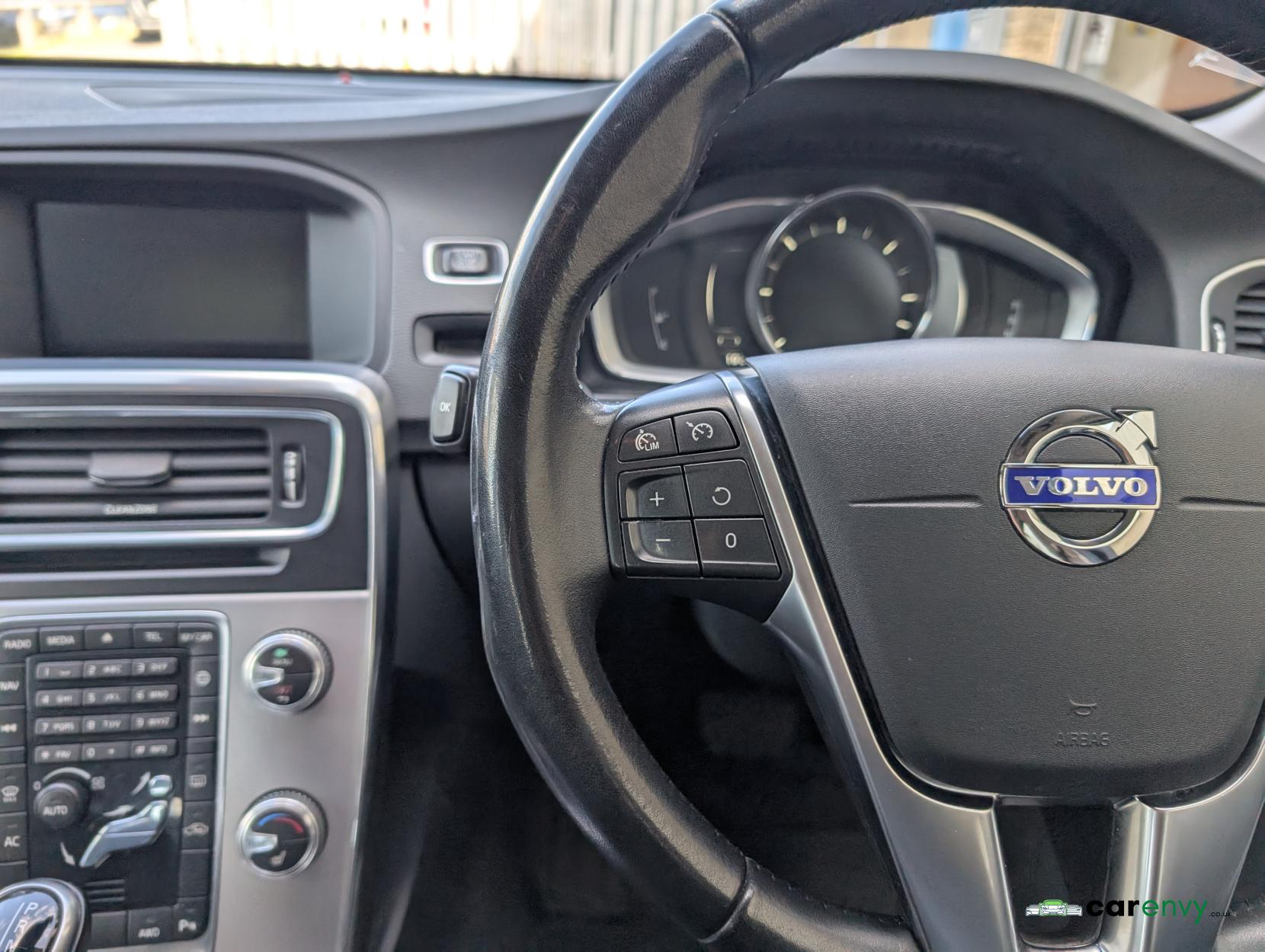 Volvo V60 2.4 D5 Twin Engine SE Nav Estate 5dr Diesel Plug-in Hybrid Auto AWD Euro 6 (s/s) (231 ps)