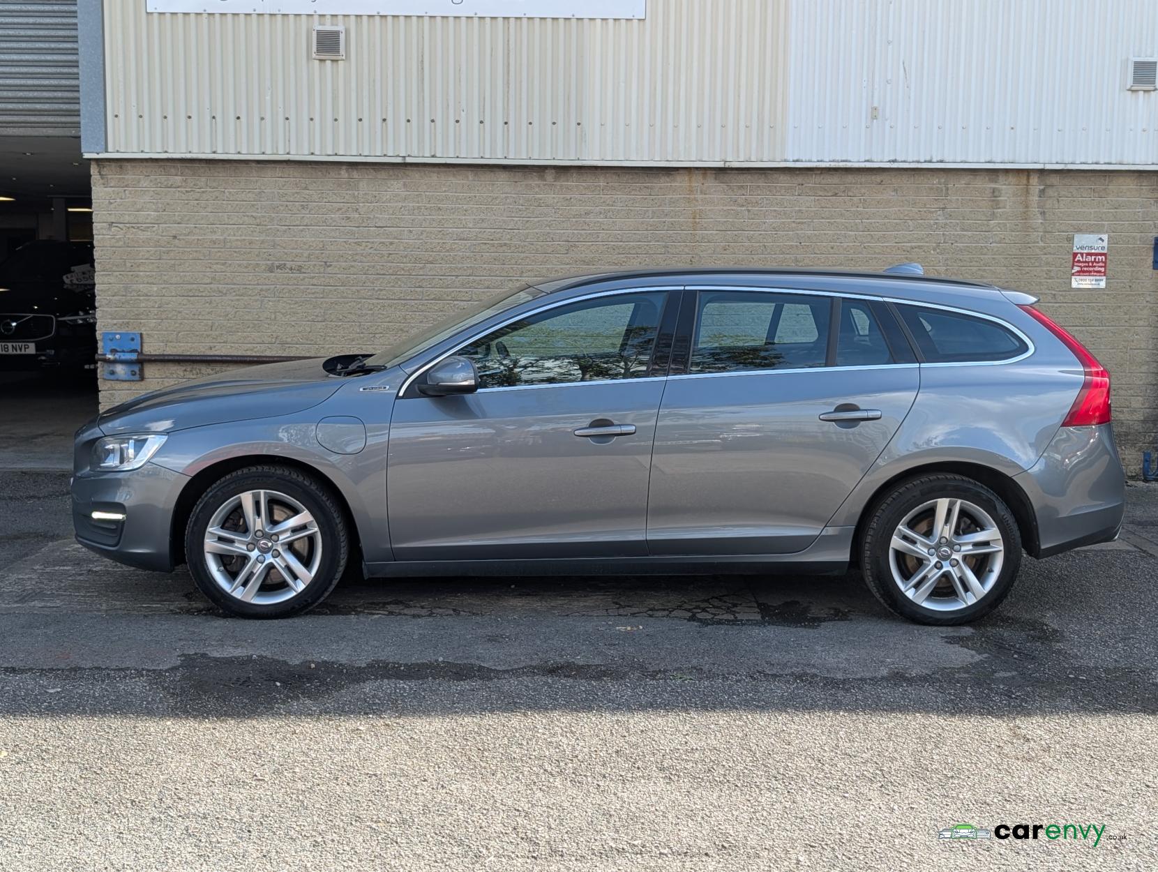 Volvo V60 2.4 D5 Twin Engine SE Nav Estate 5dr Diesel Plug-in Hybrid Auto AWD Euro 6 (s/s) (231 ps)