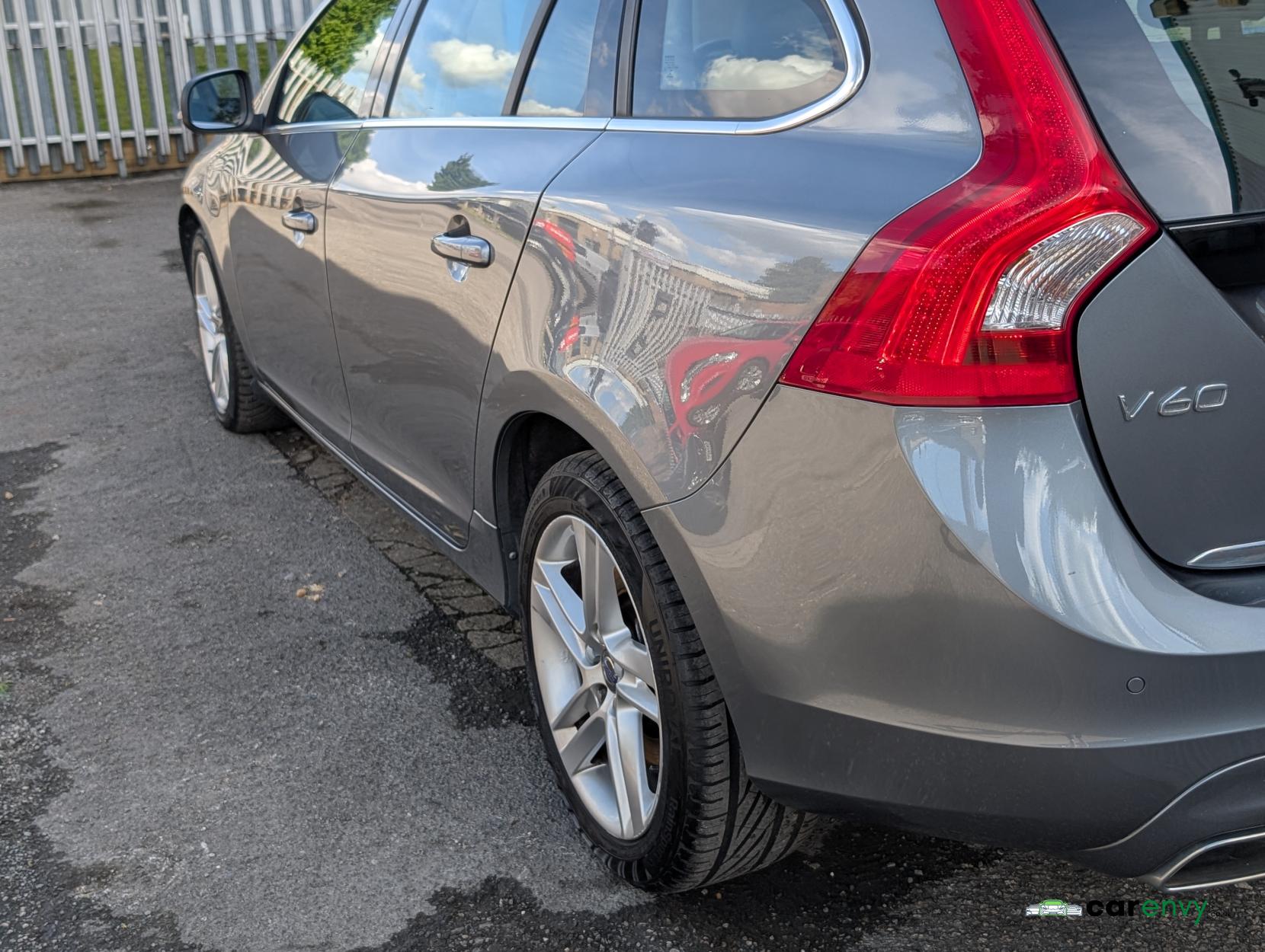 Volvo V60 2.4 D5 Twin Engine SE Nav Estate 5dr Diesel Plug-in Hybrid Auto AWD Euro 6 (s/s) (231 ps)