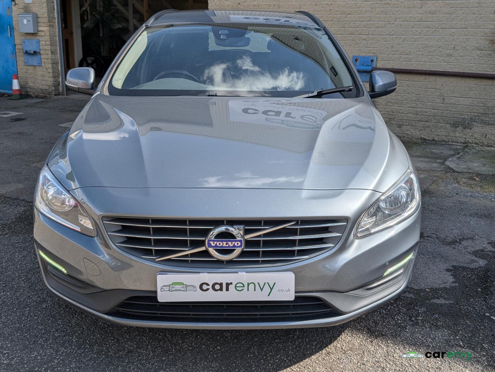 Volvo V60 2.4 D5 Twin Engine SE Nav Estate 5dr Diesel Plug-in Hybrid Auto AWD Euro 6 (s/s) (231 ps)