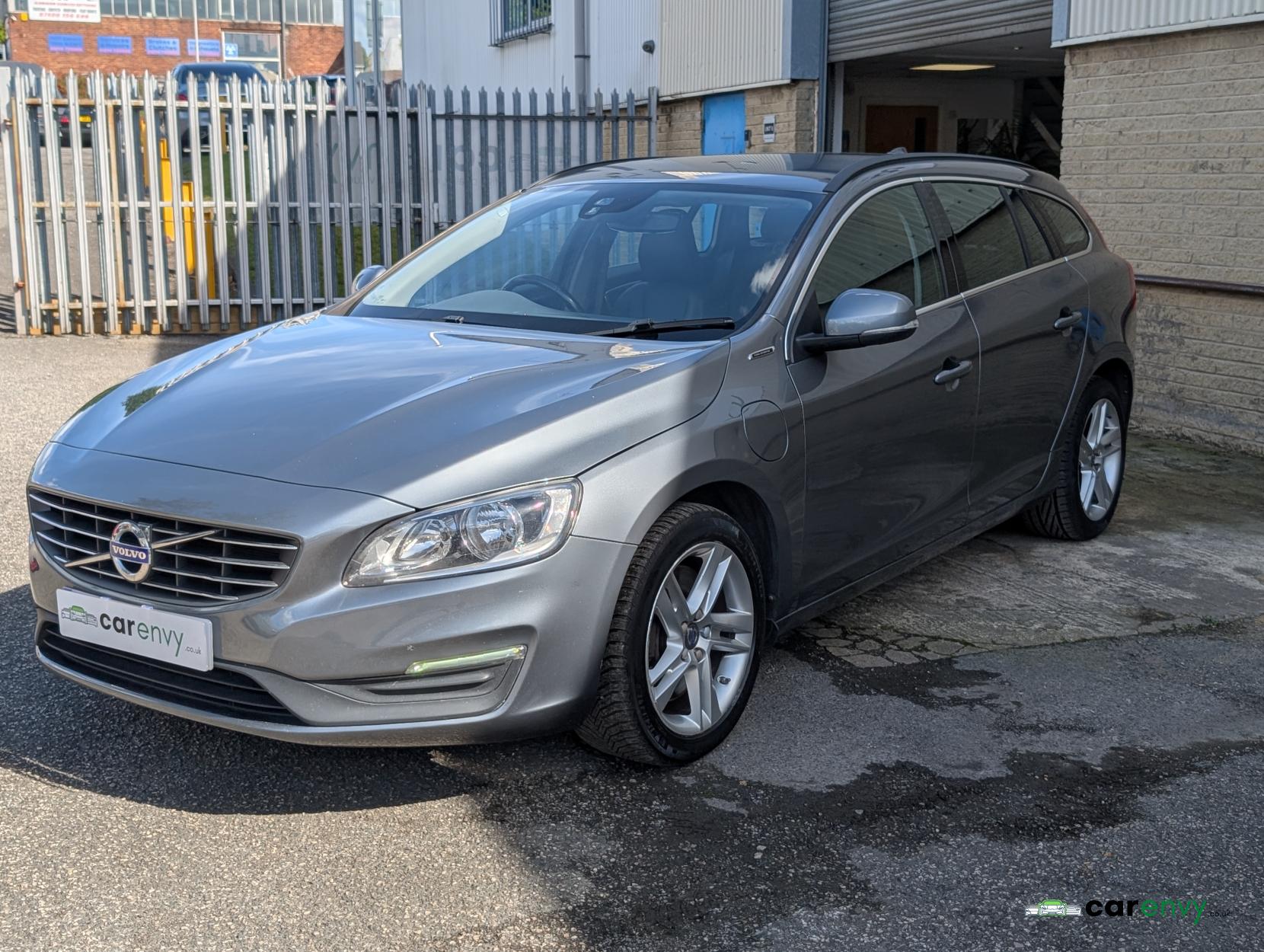 Volvo V60 2.4 D5 Twin Engine SE Nav Estate 5dr Diesel Plug-in Hybrid Auto AWD Euro 6 (s/s) (231 ps)