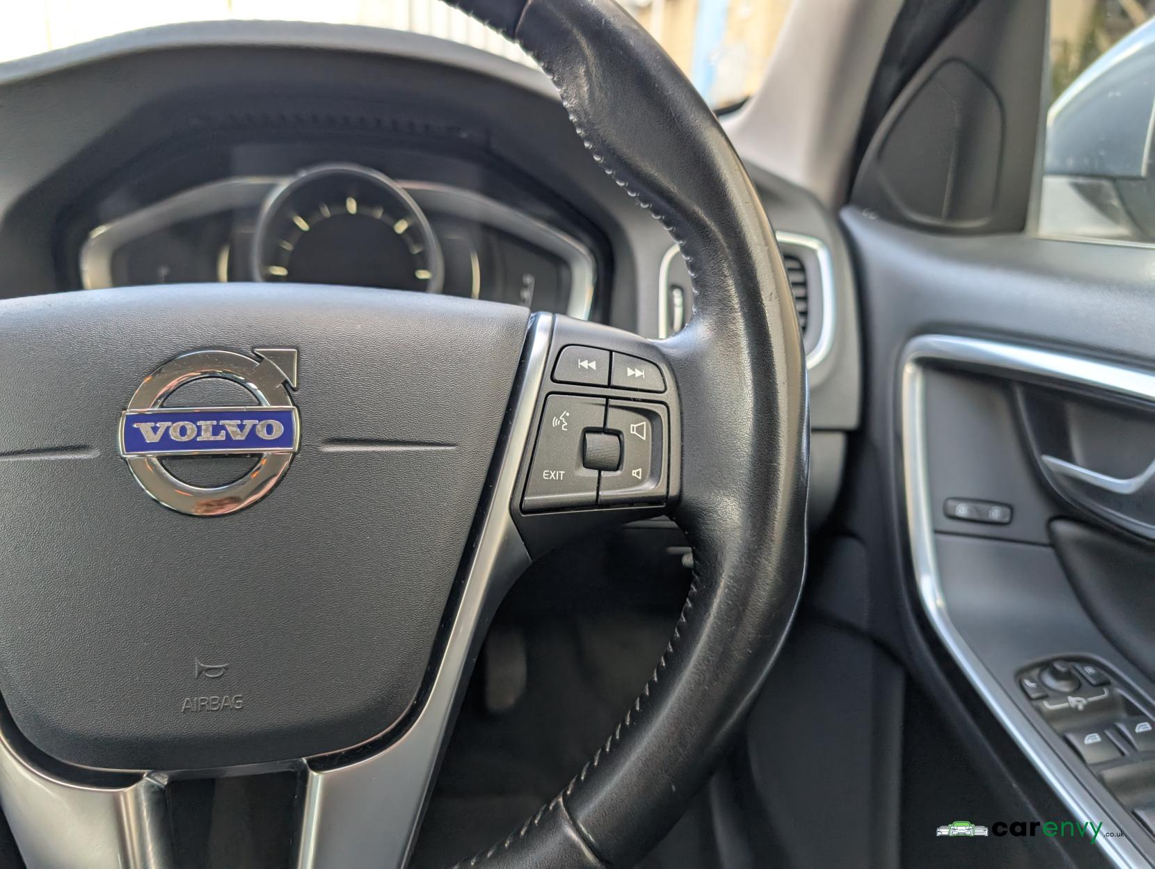 Volvo V60 2.4 D5 Twin Engine SE Nav Estate 5dr Diesel Plug-in Hybrid Auto AWD Euro 6 (s/s) (231 ps)