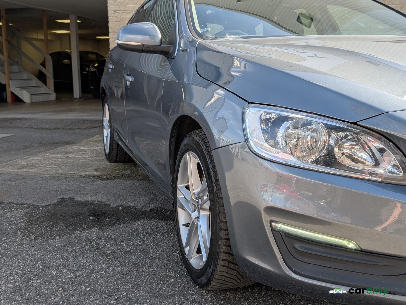 Volvo V60 2.4 D5 Twin Engine SE Nav Estate 5dr Diesel Plug-in Hybrid Auto AWD Euro 6 (s/s) (231 ps)