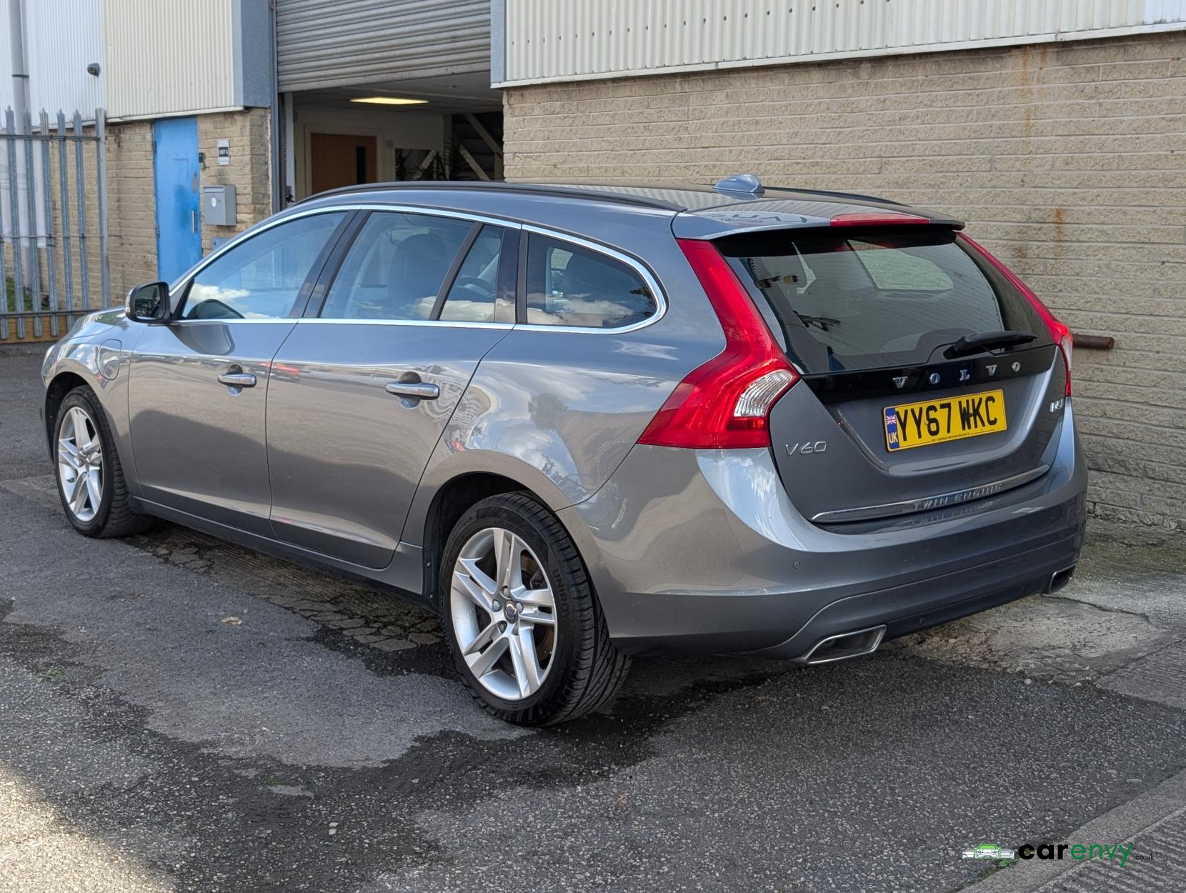 Volvo V60 2.4 D5 Twin Engine SE Nav Estate 5dr Diesel Plug-in Hybrid Auto AWD Euro 6 (s/s) (231 ps)