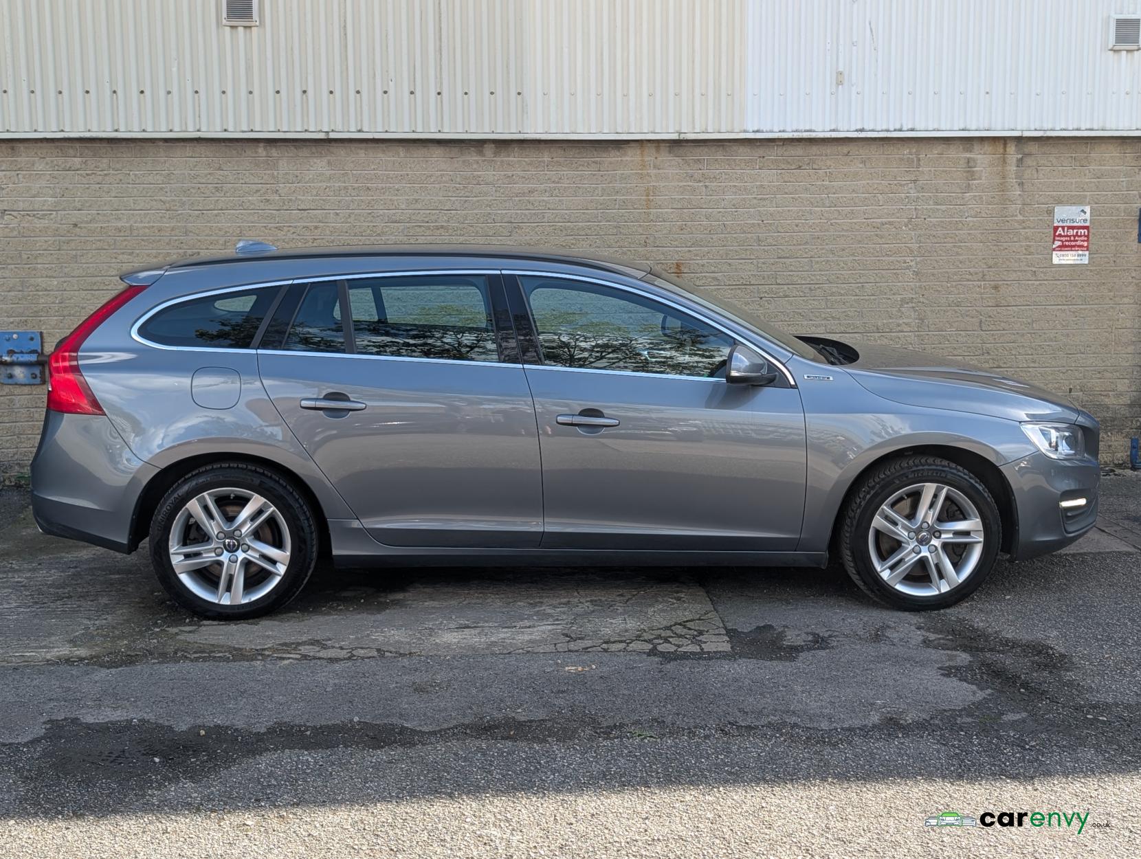 Volvo V60 2.4 D5 Twin Engine SE Nav Estate 5dr Diesel Plug-in Hybrid Auto AWD Euro 6 (s/s) (231 ps)